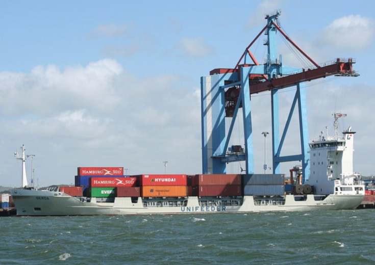 Container ship Gerda at Skandiahamnen