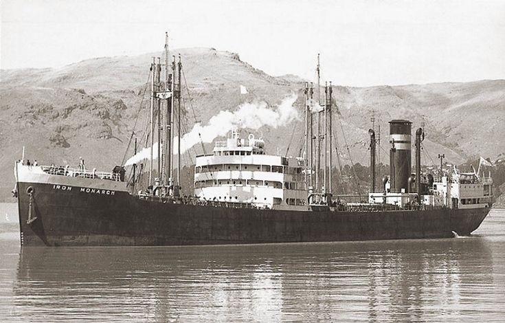 Iron Monarch leaving Rapid Bay