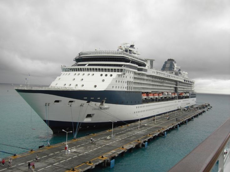 Cruise ship CELEBRITY SUMMIT