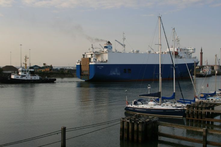 City of Paris leaving Grimsby
