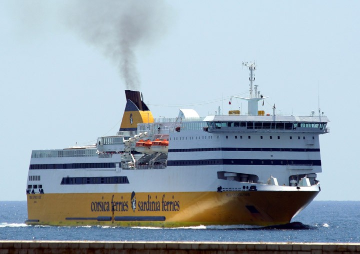 Mega Express Four approaching Nice