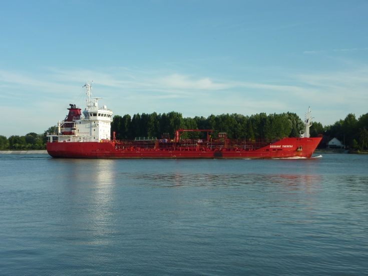 Susanne Theresa tanker, River Seine,19.7.2010 