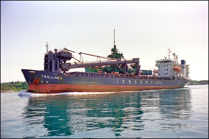 TROLLNES - Selfdisch, bulk carrier