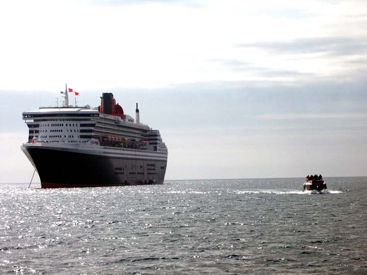 queen mary 2  2004 (2)