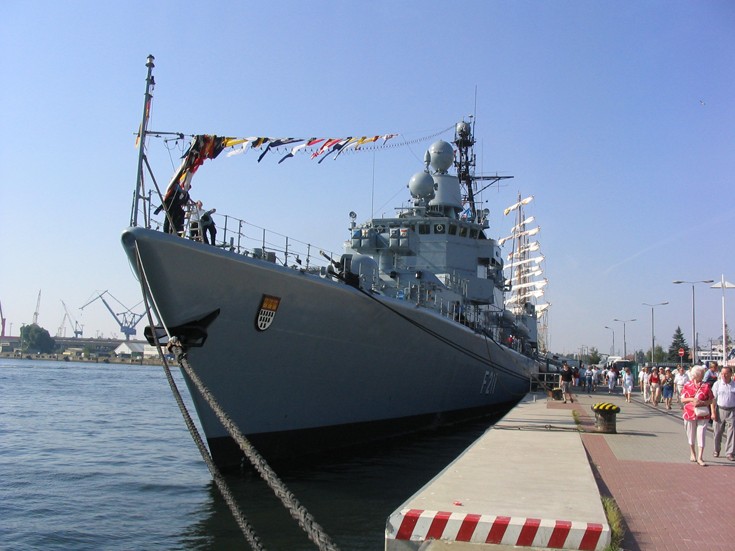 Frigate Köln (F 211) at maritime festival