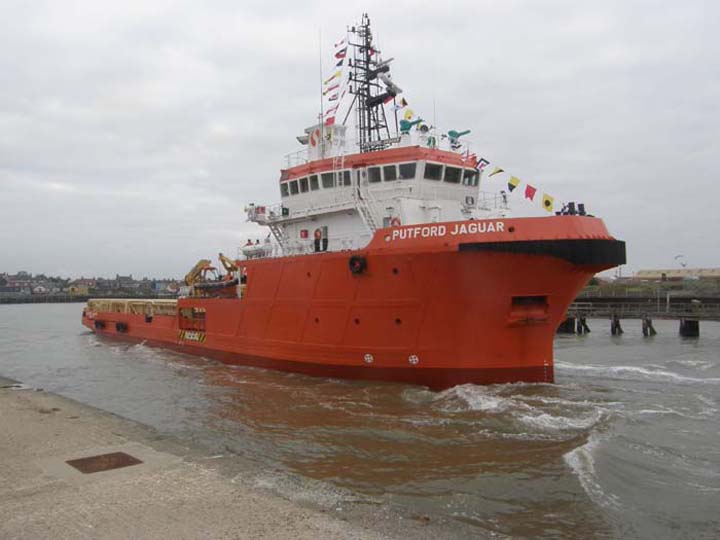 Putford Jaguar entering Great Yarmouth