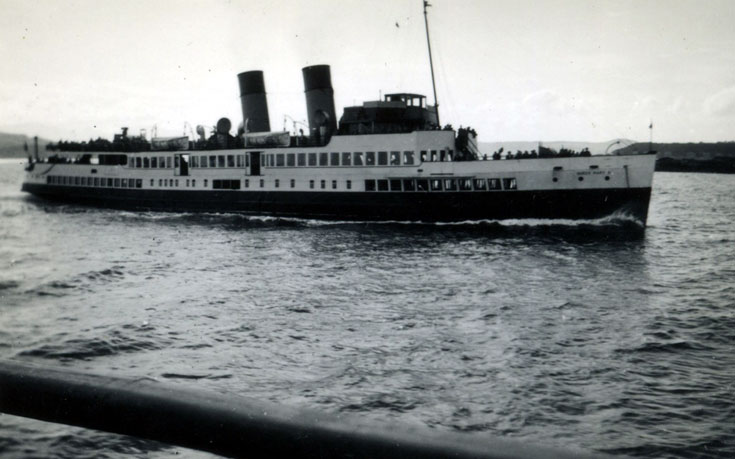 Passenger vessel calling itself Queen Mary 2 ???