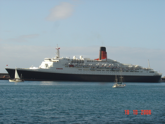 Queen Elizabeth 2 in Funchal, Madeira